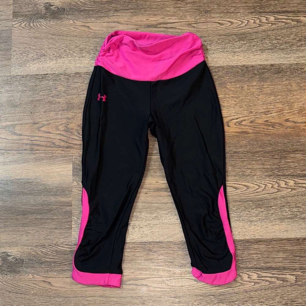 Under Armour Black & Hot Pink Capri Leggings size S